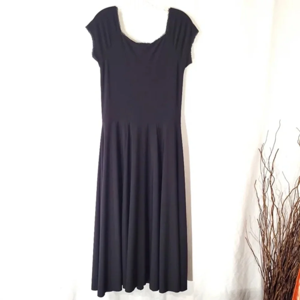 Monroe & Main Lace Detail Full Skirt Dress - Picture 9 of 9